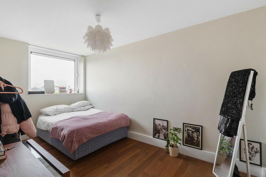 Principal bedroom