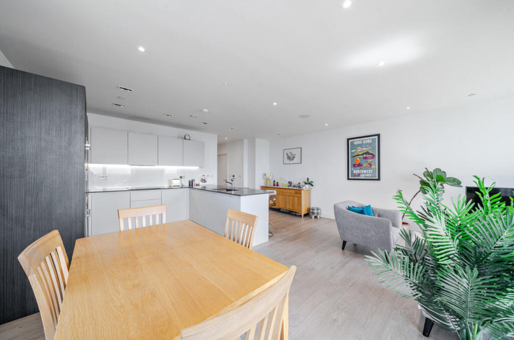 1330397-4-688757d...