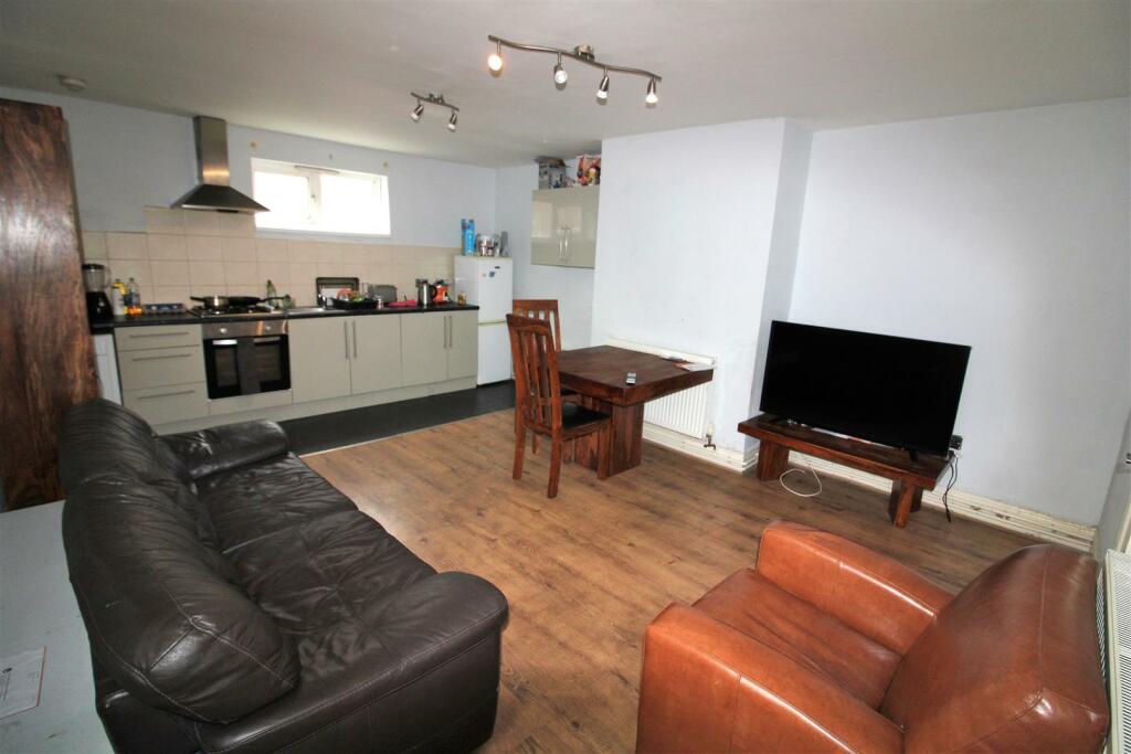Living/Kitchen
