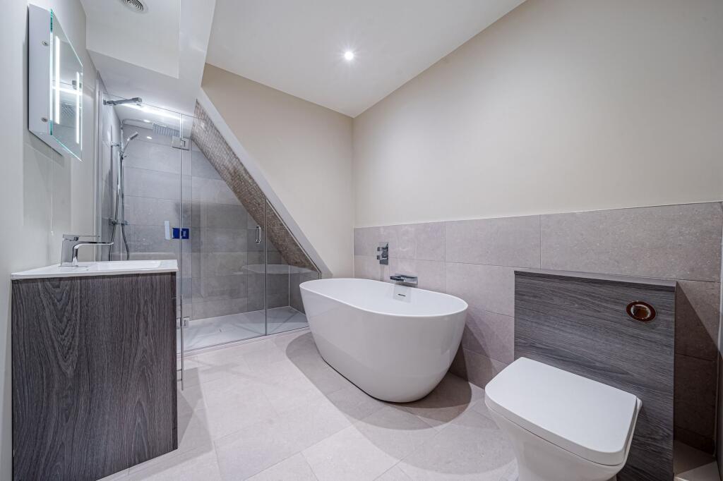 Main Bathroom