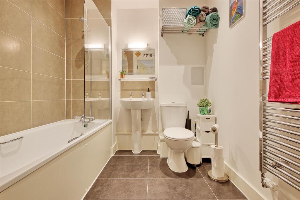 Bathroom.jpg