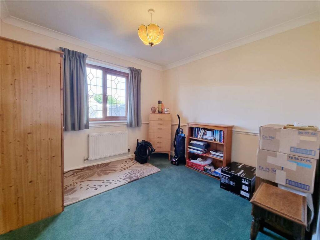 Bedroom 3: