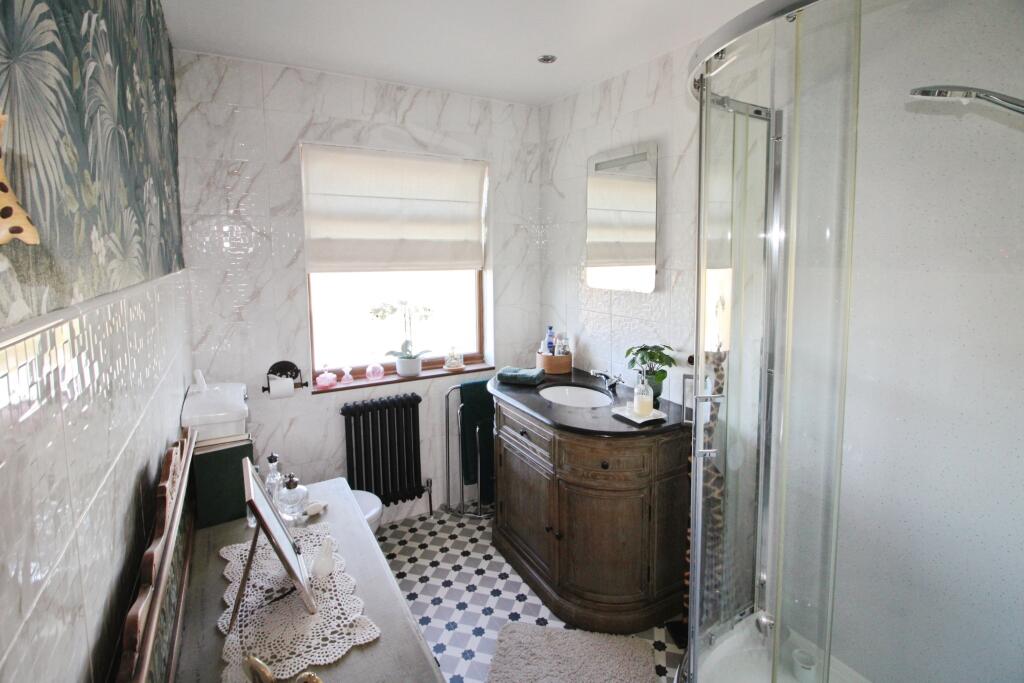 Bathroom.JPG