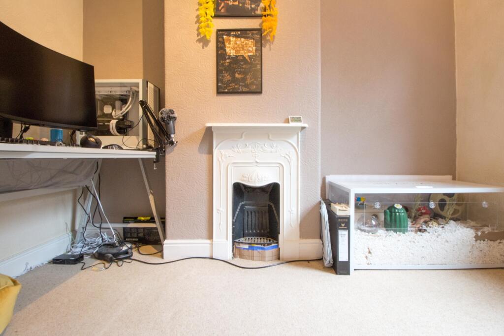 Bedroom 2 Eastfield Road Mirfield WF14 0QR EweMove