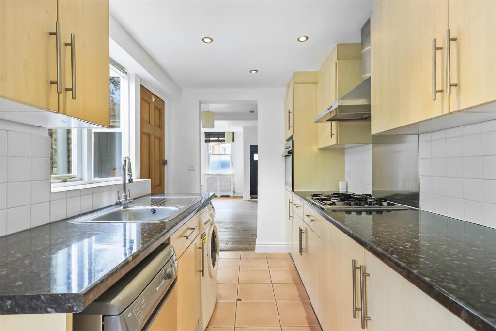 Kitchen (2)