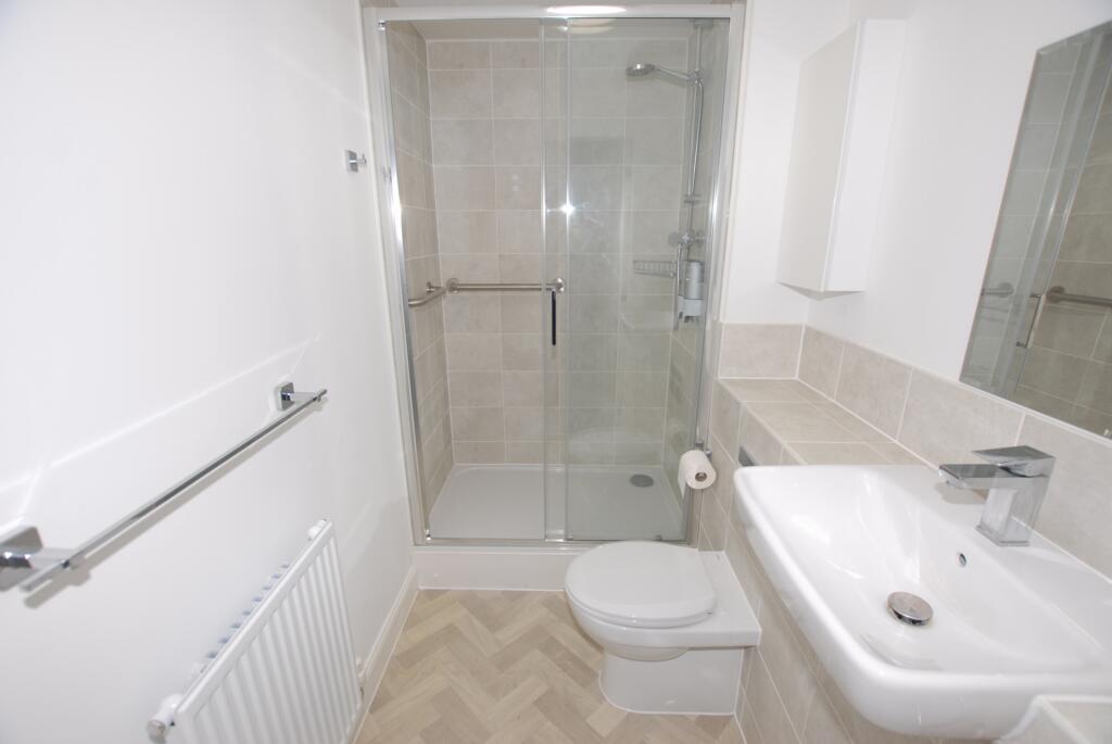 En-Suite Shower rm