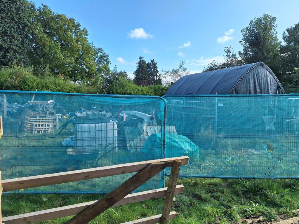 WhatsApp Image 2024-11-02 at 12.20.09 (1).jpeg