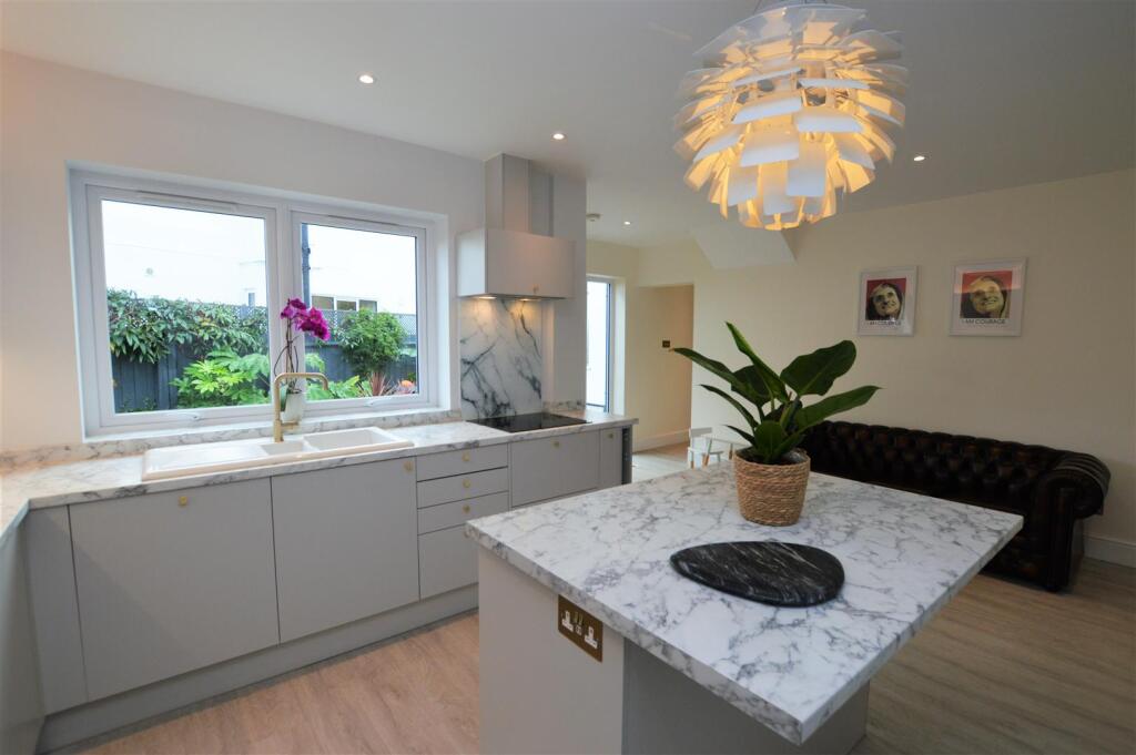 1 Short Way kitchen6.JPG