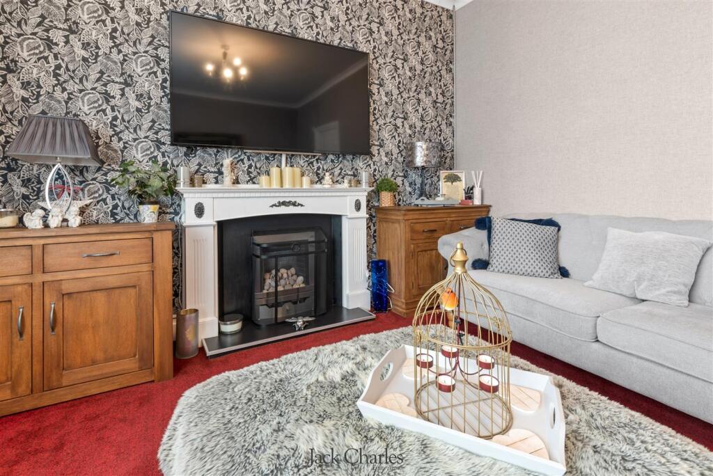 41 Lower Green 13.jpg