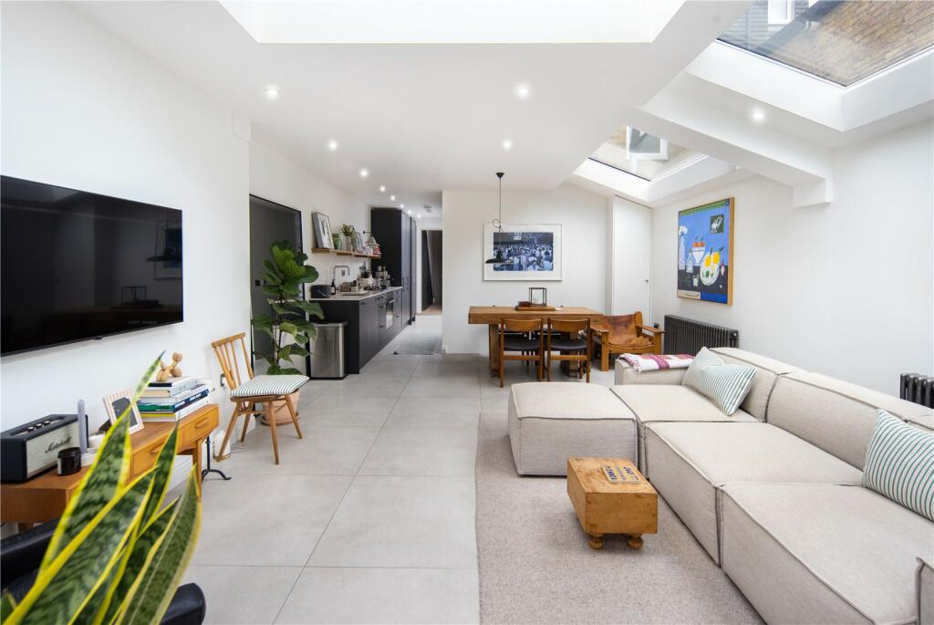 Living Area View 4