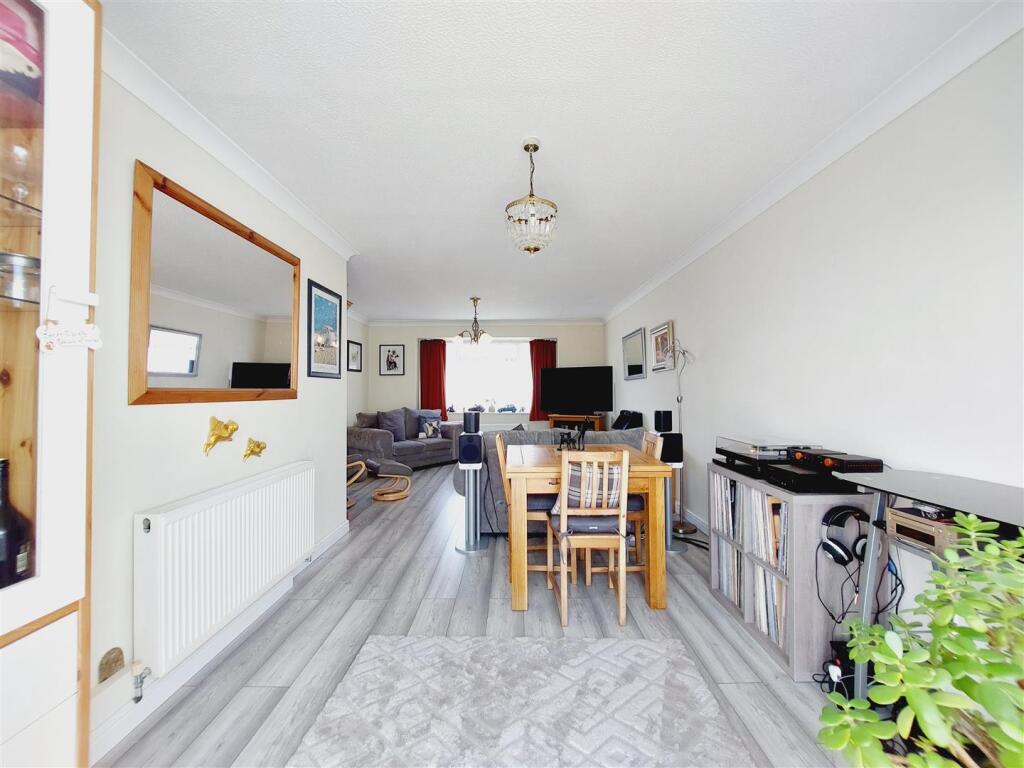 Living/Dining Room