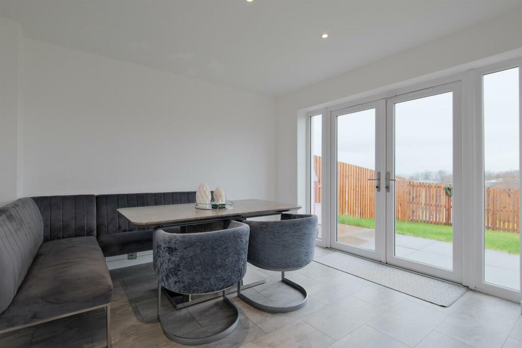 007-31 Ardencraig Terrace, Glasgow, G45 9BJ.jpg