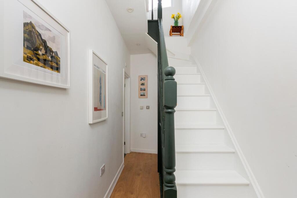 1B7R4BR - Landing B.jpg