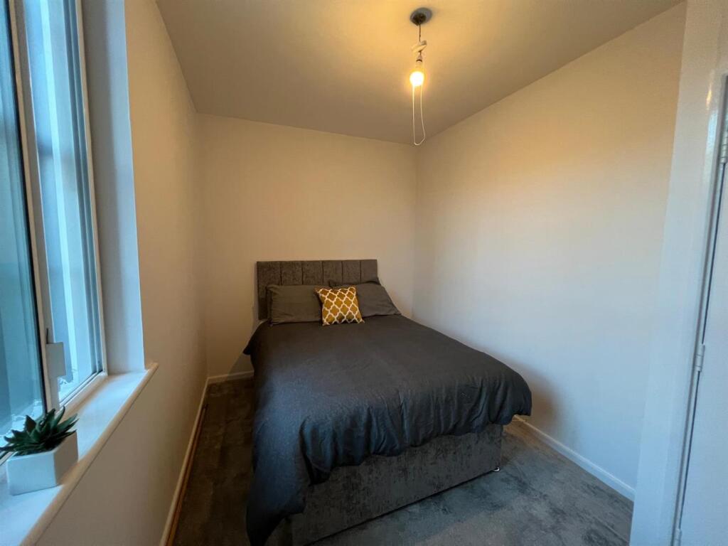 Bedroom...jpg
