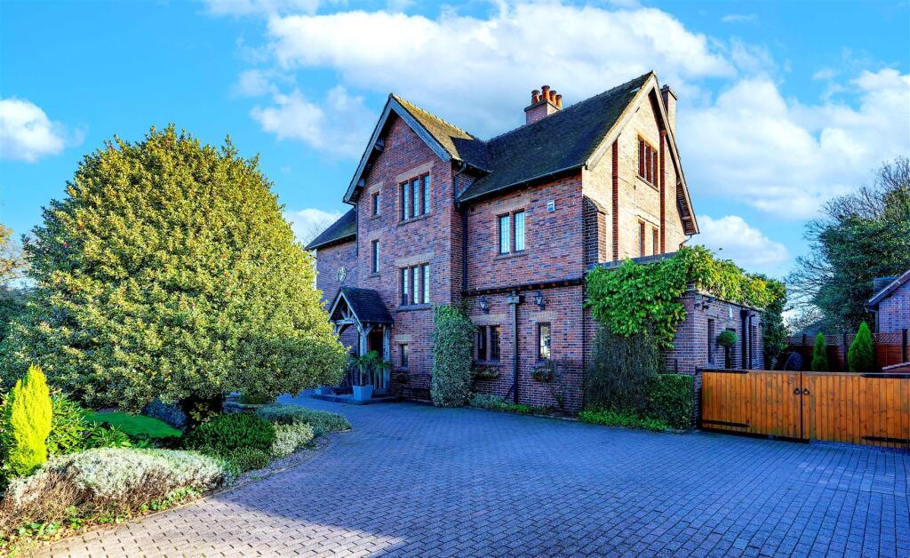 Front of house 1 SAPL3770-20251125-DxO_DeepPRIME X