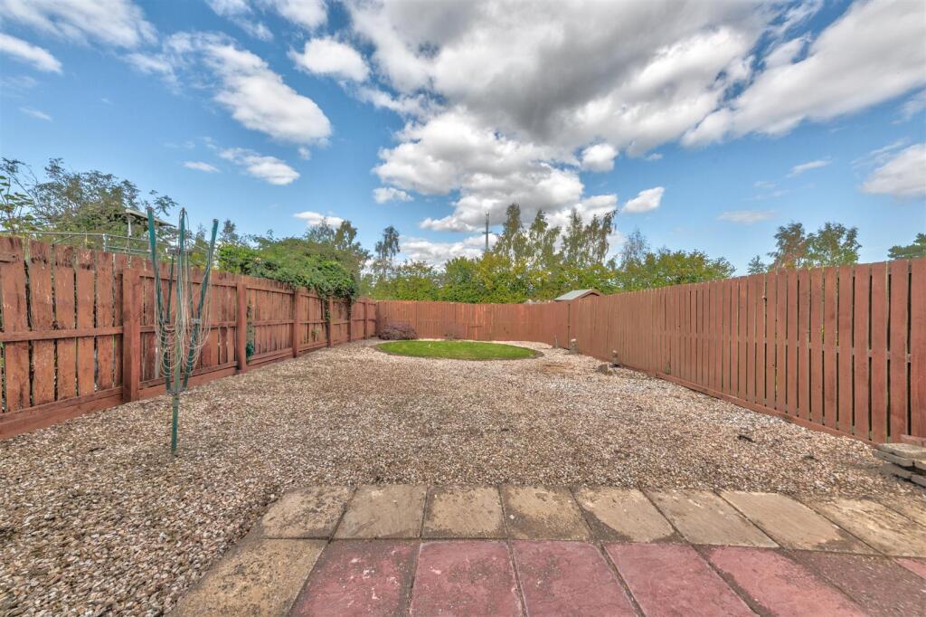 53 Clattowoods Place Dundee-10.JPG