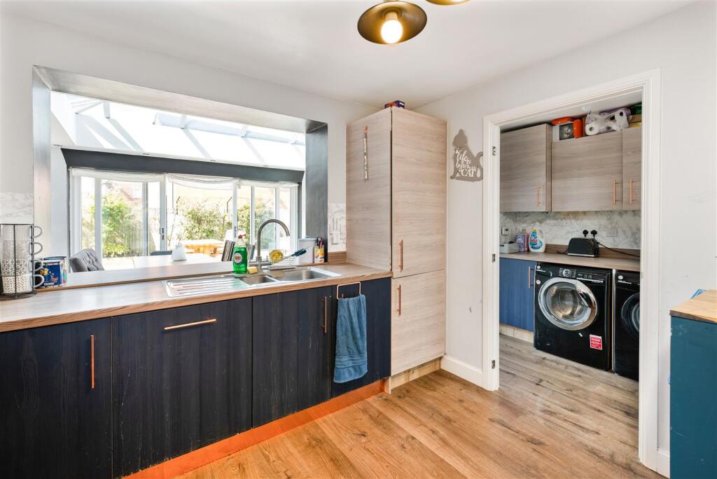 79 Hobby Road, Bodicote-8.jpg