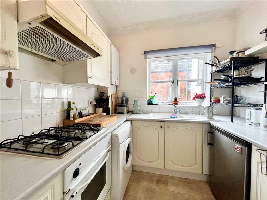 Kitchen: