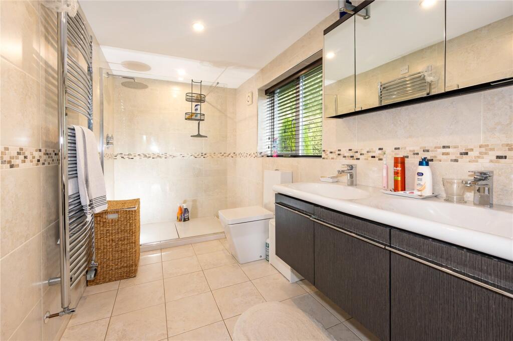 Bedroom 1 Ensuite