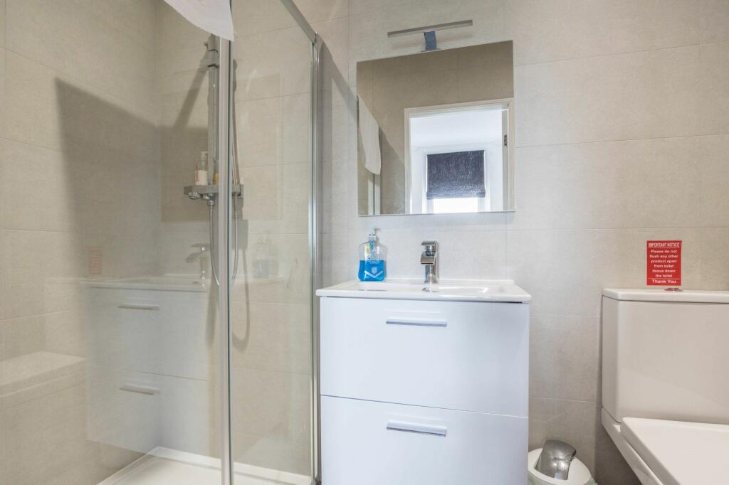 EN SUITE