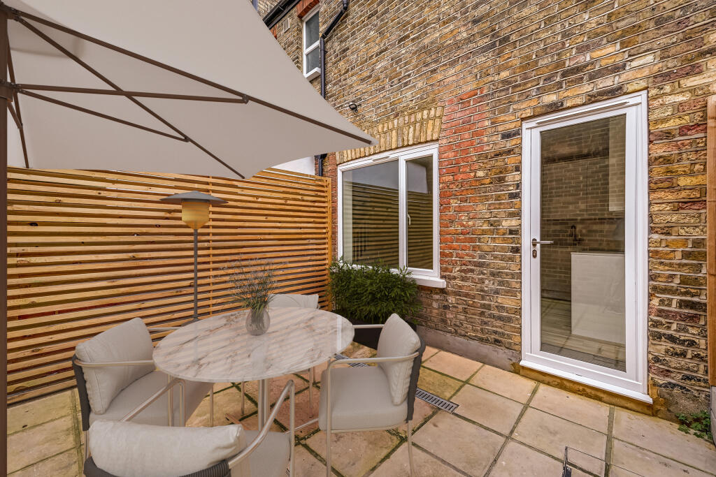 Flat A, 24 The Avenue (10)