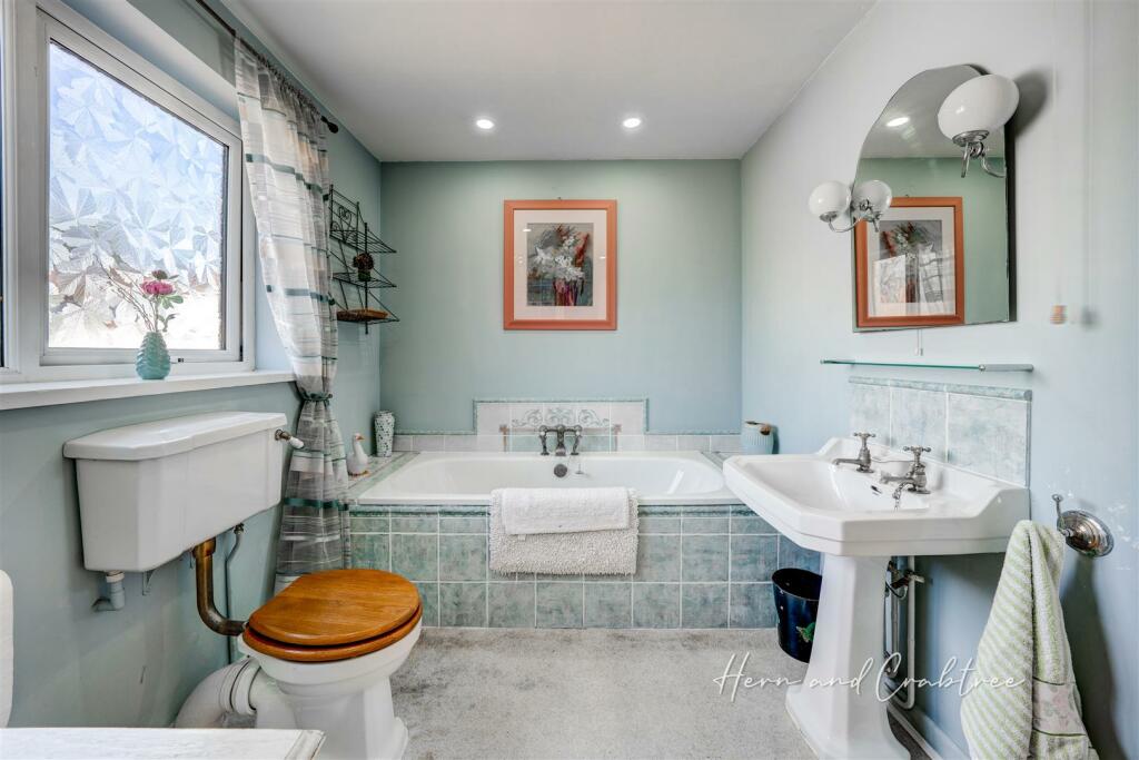 Wellfield Court, Marshfield, HernCrabtree (48).jpg