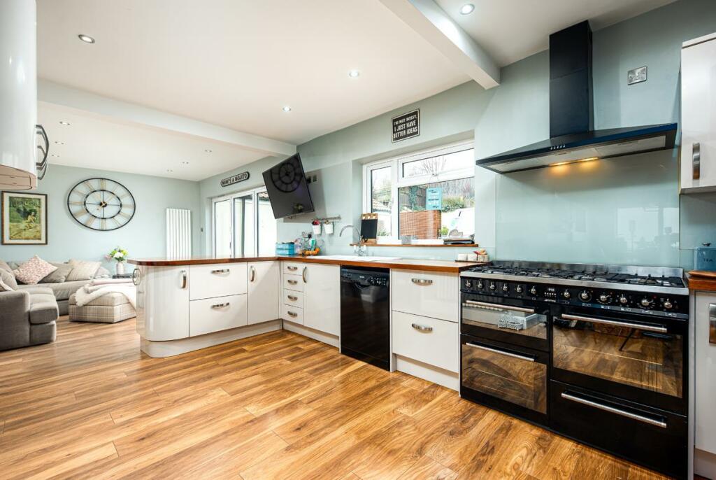 Kitchen_3 - Copy.jpg