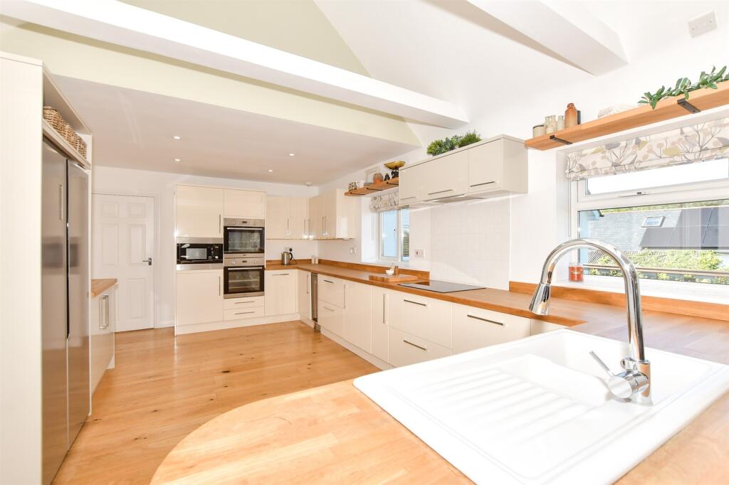 Kitchen/ Breakfast/Living Room