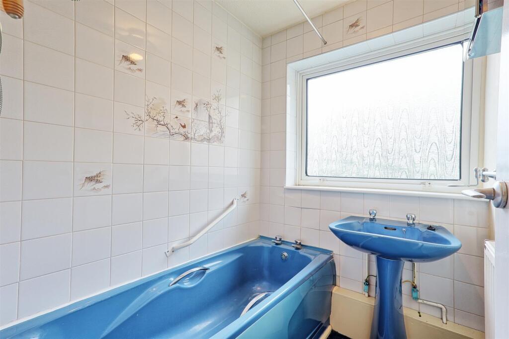 IMG_4256_7_8_easyHDR-interior3.jpg