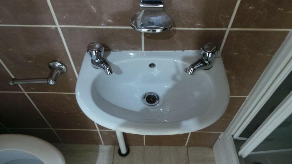 En Suite Sink