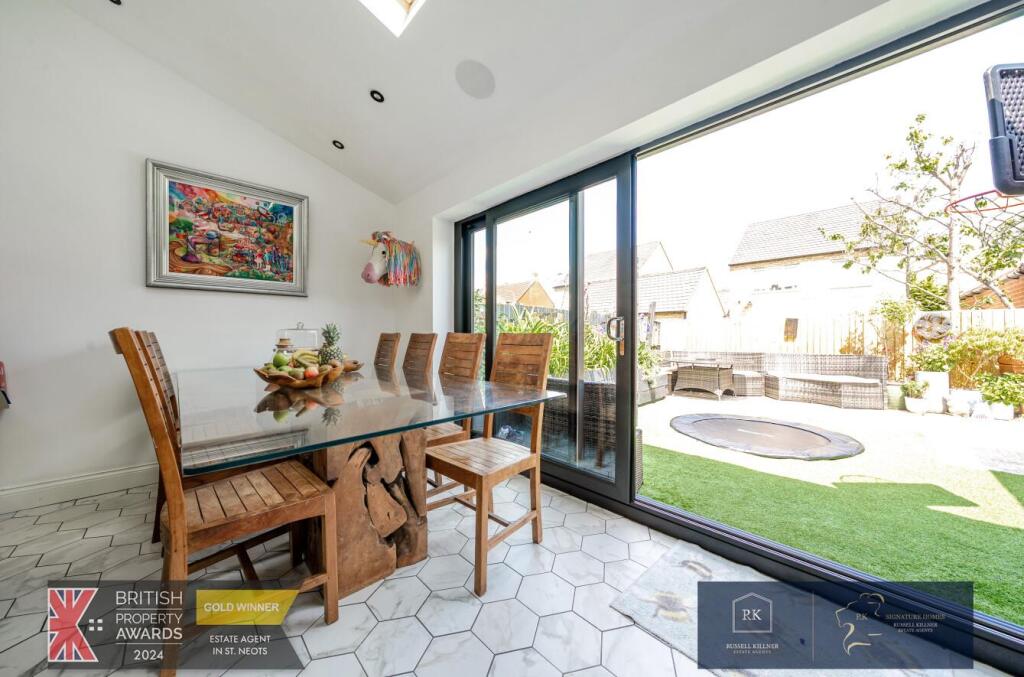 Kitchen Family Room.