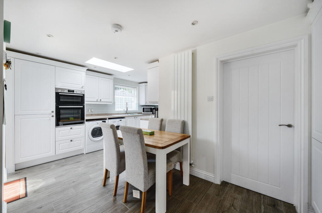 1295875-16-682c5d...