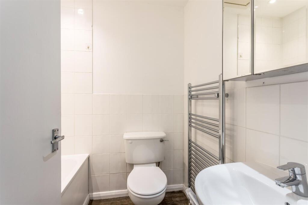 Flat 2, 73 Queens Park Road-19.jpg