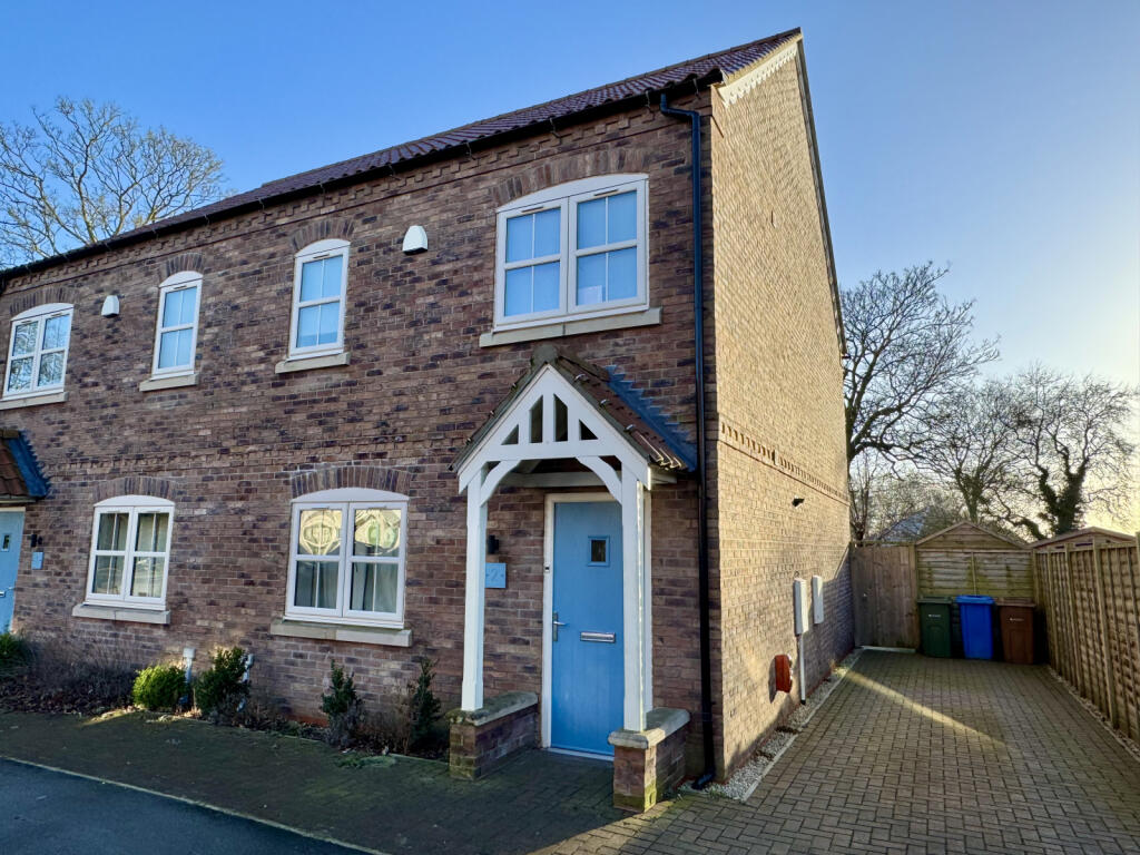 3 Bedroom House - semi-detached for Sale