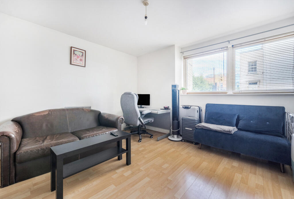 1344779-11-68b010...