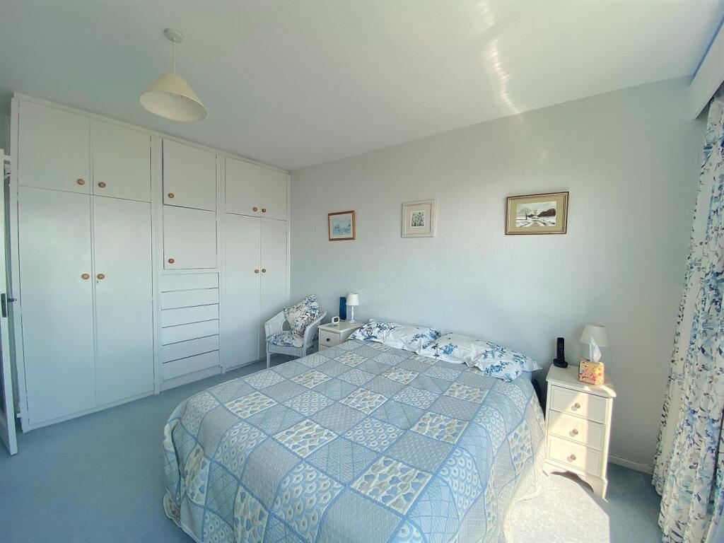 3 Clock Tower Ct - Bed4.jpg