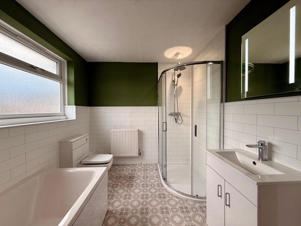 En-suite Bathroom