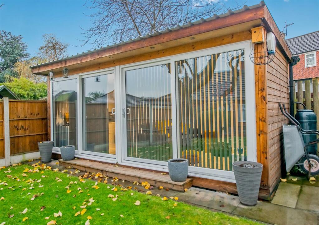 Garden Room / Home Office:
