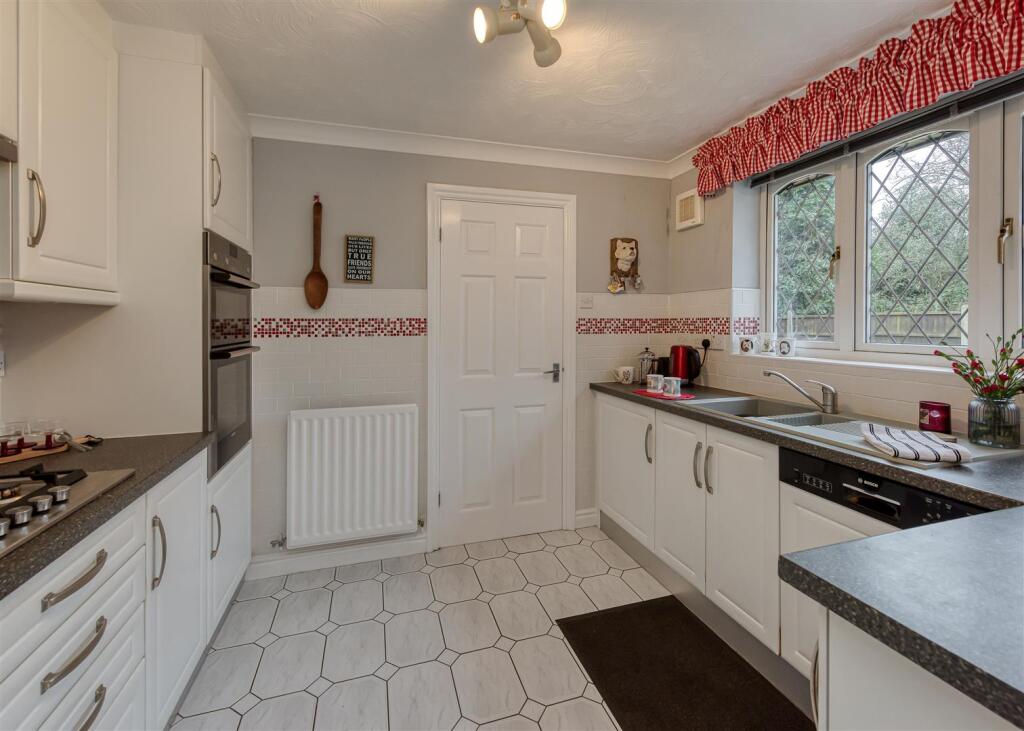 3 The Courts-kitchen2.jpg