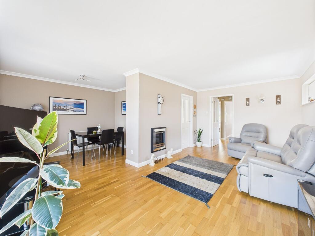 Lounge and Dining Area