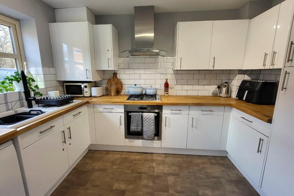11' Fitted Kitchen 