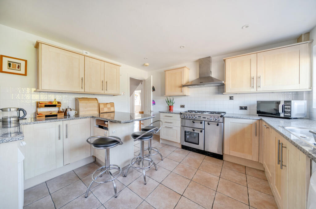 1361461-4-68e39b5...