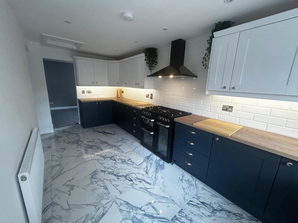 Kitchen (2)