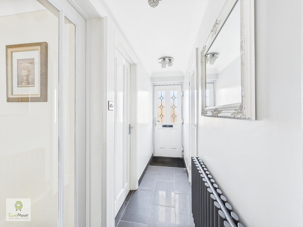 CAM02308G0-PR0189-STILL030-2