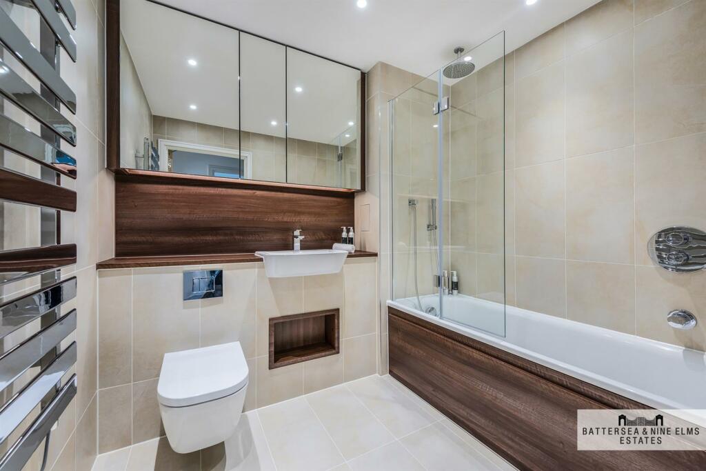 Photos of bathroom &amp; kitchen of similar apartment 