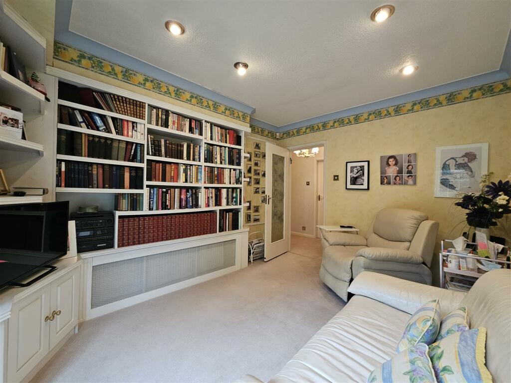 Sitting Room / Bedroom 4