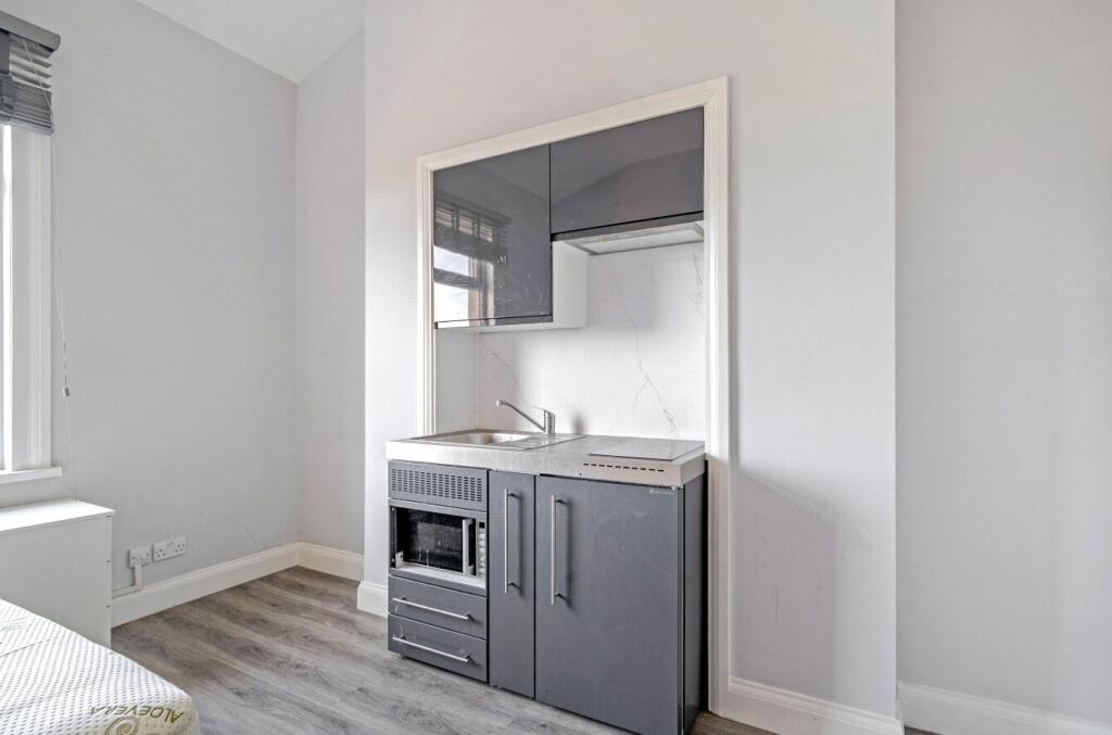 1320367-3-6867a04...