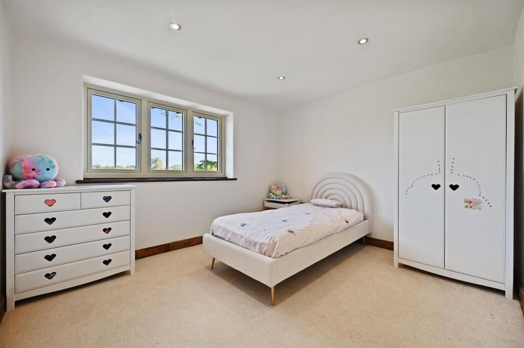 Bedroom 2.jpg