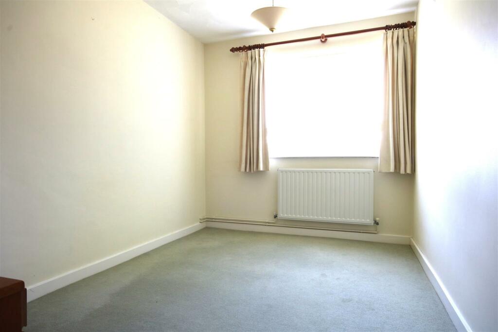 Bedroom 2.JPG