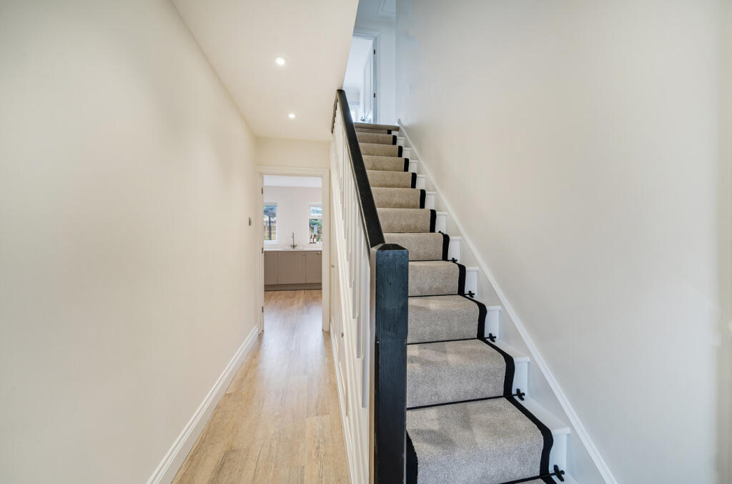 1371005-21-68f640...